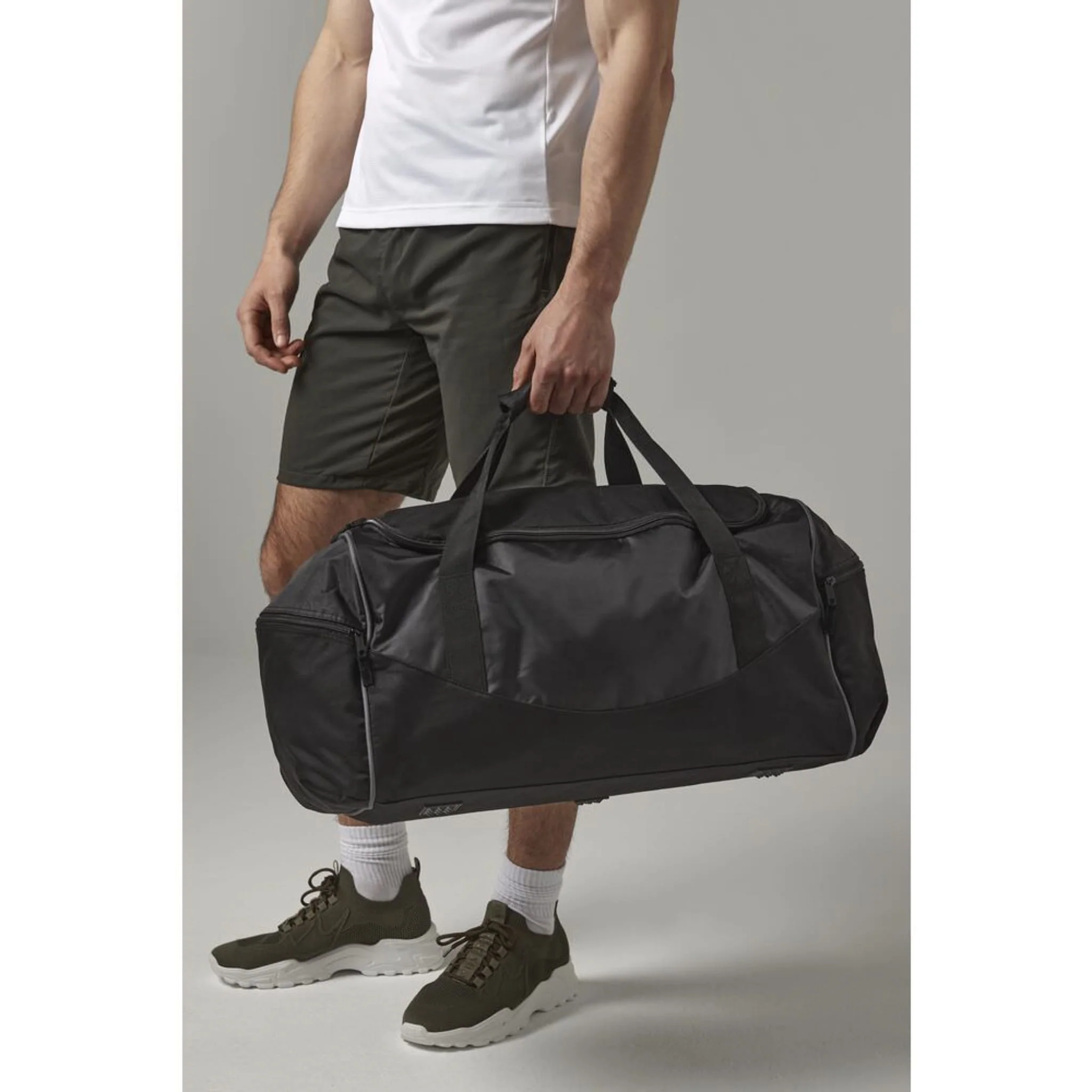 Teamwear Holdall Bag - Choose Your Badge - Image 8