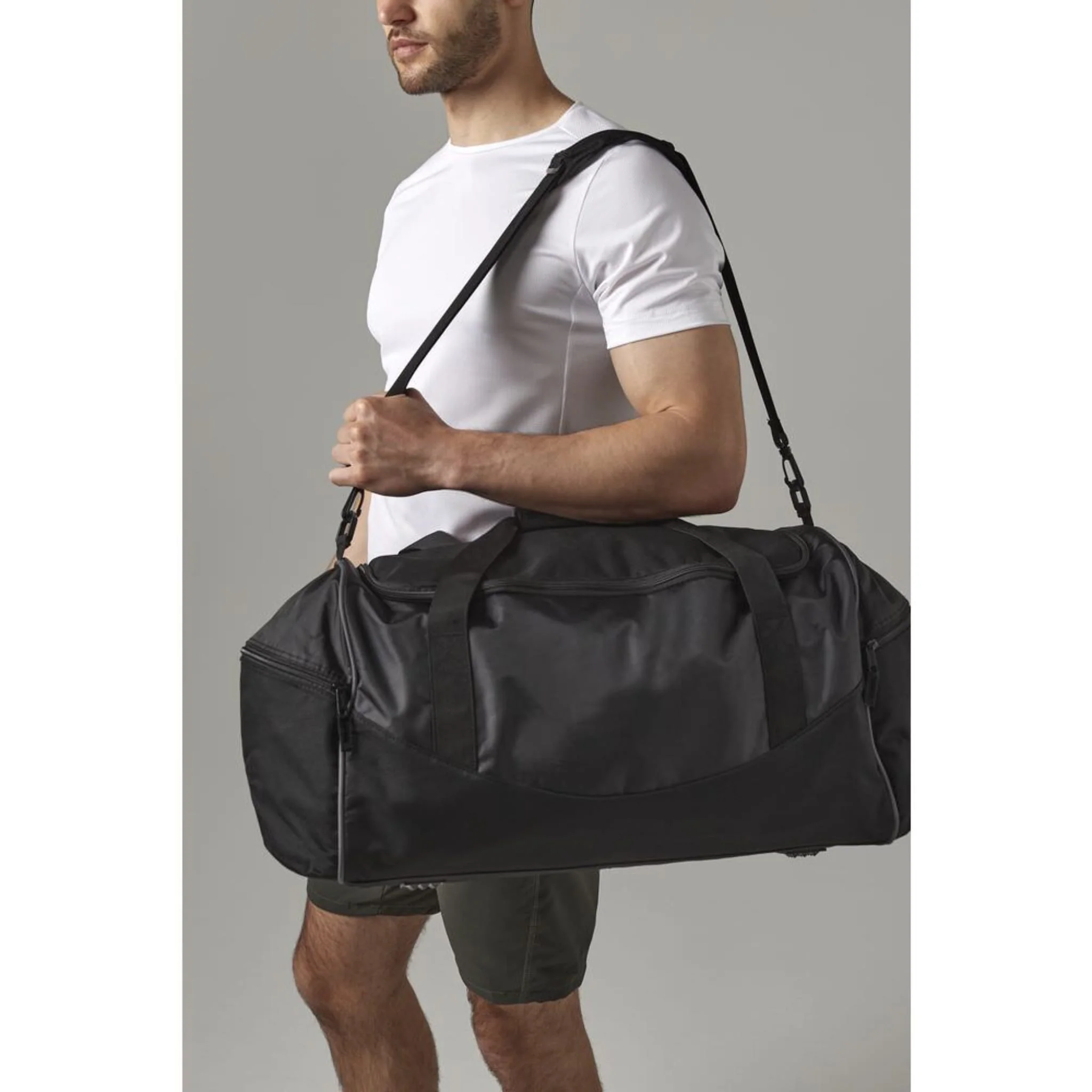 Teamwear Holdall Bag - Choose Your Badge - Image 9